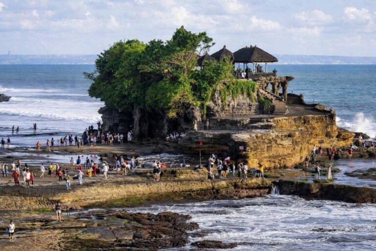 Asal Usul Pulau Bali dalam Mitologi Hindu dan Makna Spiritualnya