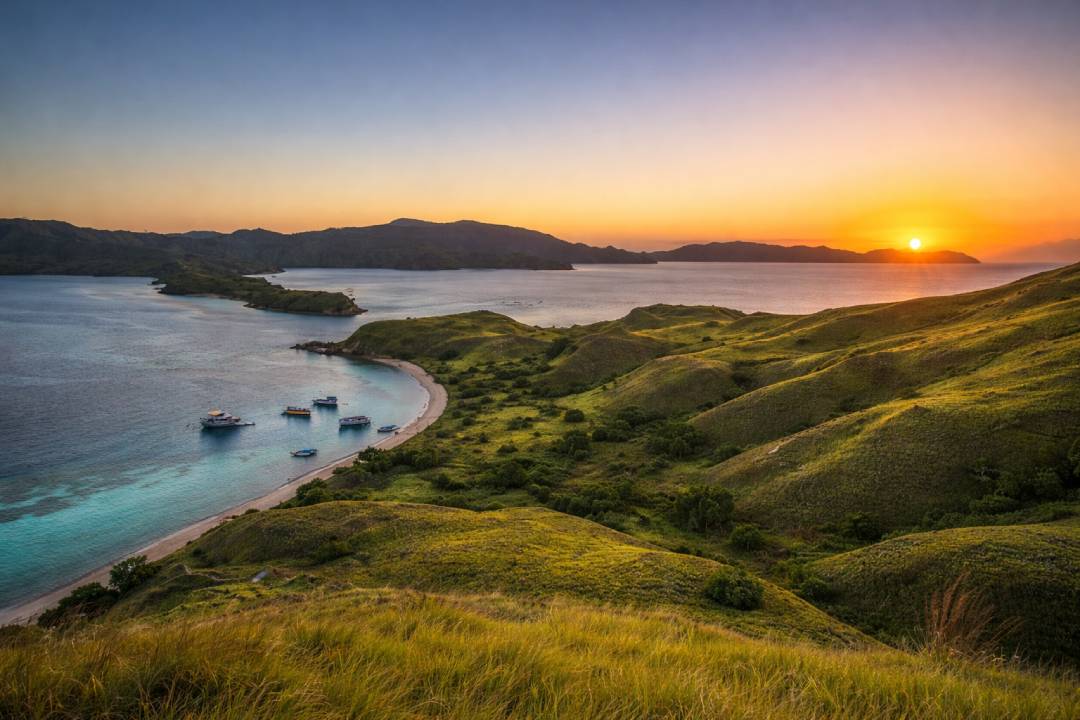 Legenda Pulau Komodo Kisah Naga Kembar yang Menggetarkan Nusantara
