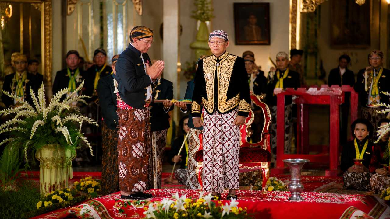 Perjalanan Raja dalam Cerita Rakyat Indonesia: Kepemimpinan, Kebijaksanaan, dan Warisan Budaya