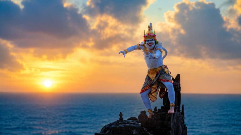 Kisah Monyet dalam Mitologi Indonesia: Dewa Kera Hanoman