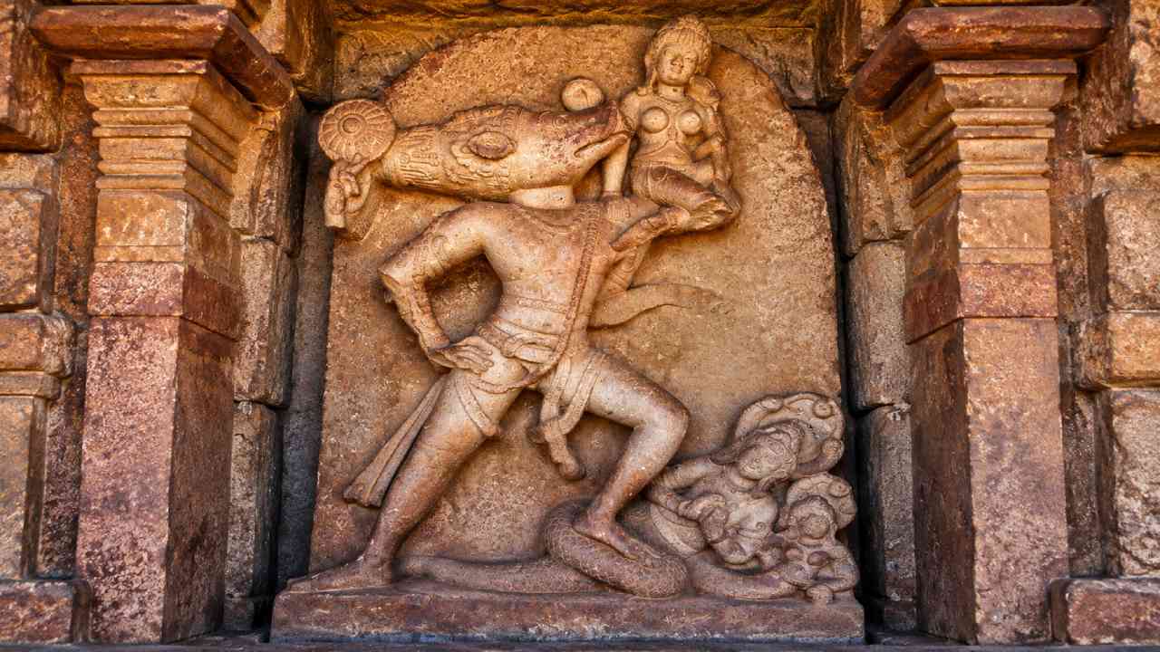 Bhudevi, Dewi Bumi yang Menjaga Kehidupan dalam Mitologi Hindu